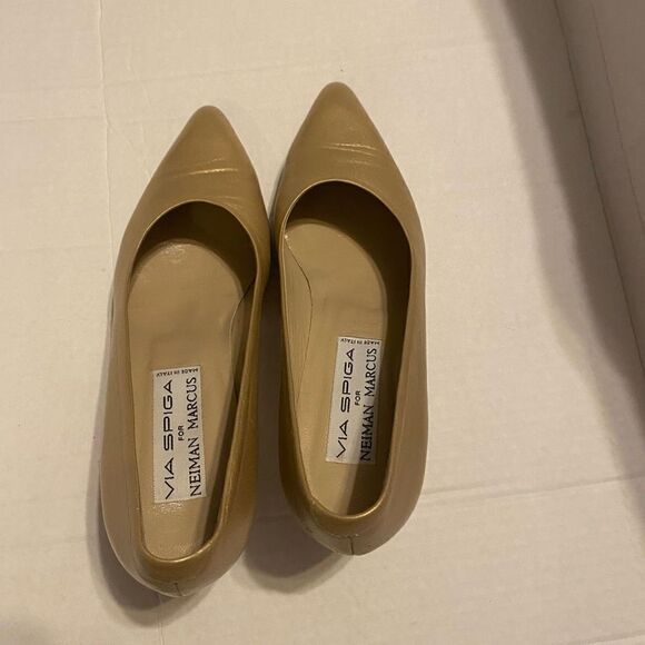 VIA SPIGA For Neiman Marcus Gold Leather Heels Size 6.5AA Vero Cuoio Pointed Toe - Picture 3 of 11